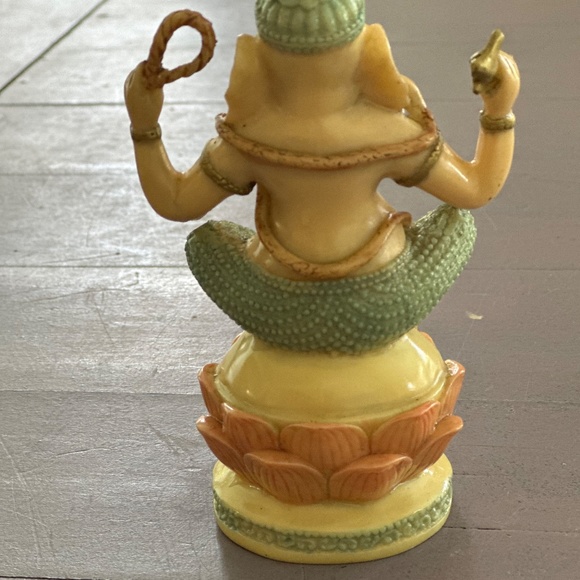 Ganesh Feux Ivory (resin)  Statue - Picture 4 of 6